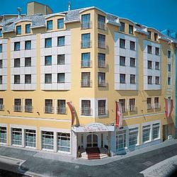 Falkensteiner Hotel Palace /  