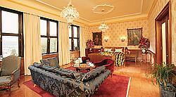 Hotel Schloss Moenchstein /  ̸